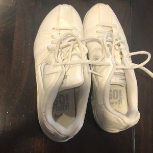 Cheer shoes